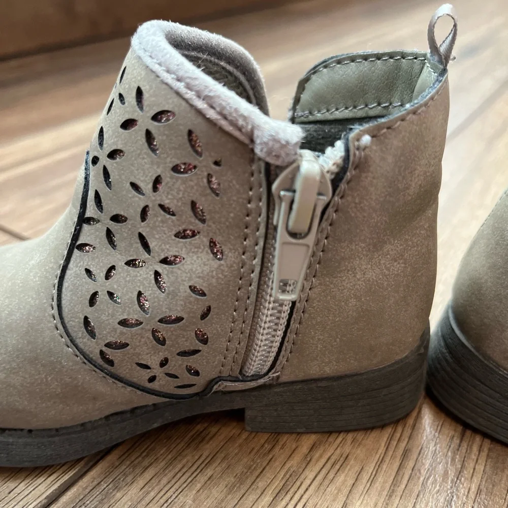 OshKosh Bgosh ankle height